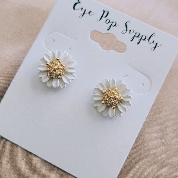 Jewelry - 5/$25 White Flower Earrings Daisy Statement Earrings